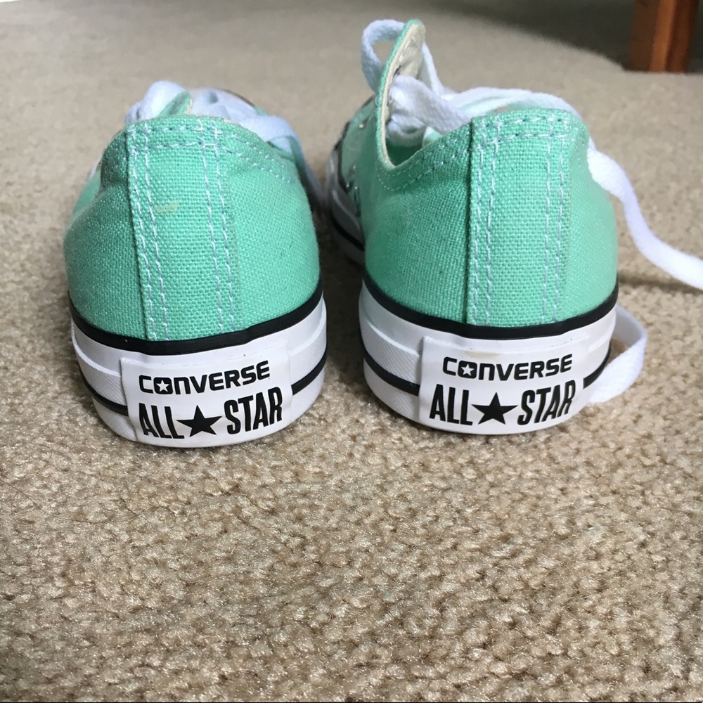 LIKE NEW Converse chuck taylor all star low tops - Picture 3 of 6